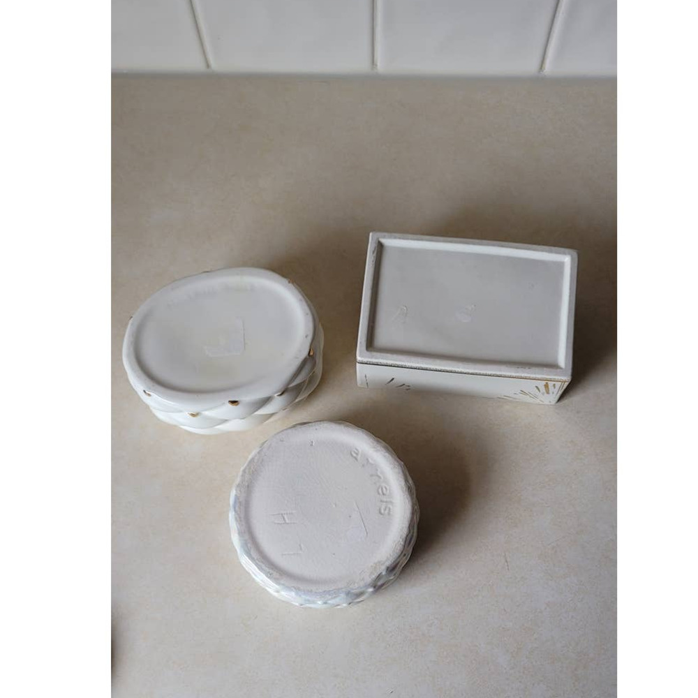 Set of Four White and Gold Trinket Boxes Porcelain 2 Vintage - Picture 5 of 14